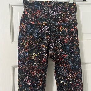 Lululemon Wunder Under Hi-Rise Tight in
Flowerescent Multi Size 2